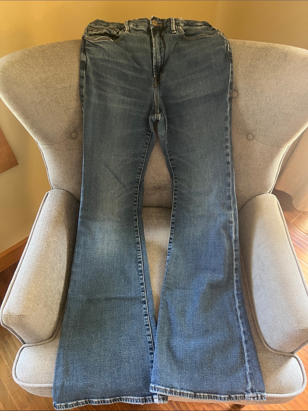 Good American Medium Wash Bootcut Jeans - Picture 4 of 5